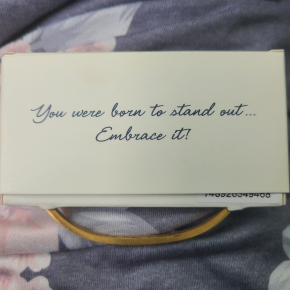 NIP-Embracelets Sparkle Gold-Inscribed Happy Girls Shine Brighter  ✨️ 💖 - Picture 3 of 6